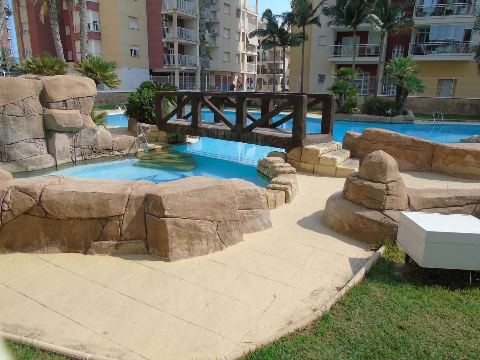 2 chambre Appartement à vendre à La Manga del Mar Menor avec piscine - 135 000 € (Ref: 9275369)