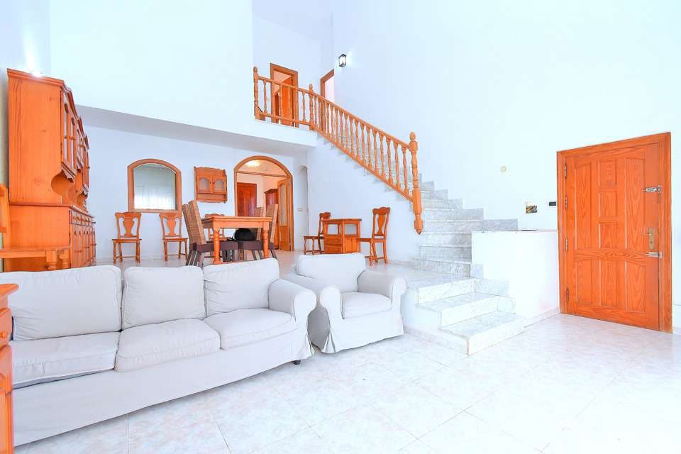 5 bedroom Villa for sale in Los Urrutias with garage - € 315,000 (Ref: 9275378)