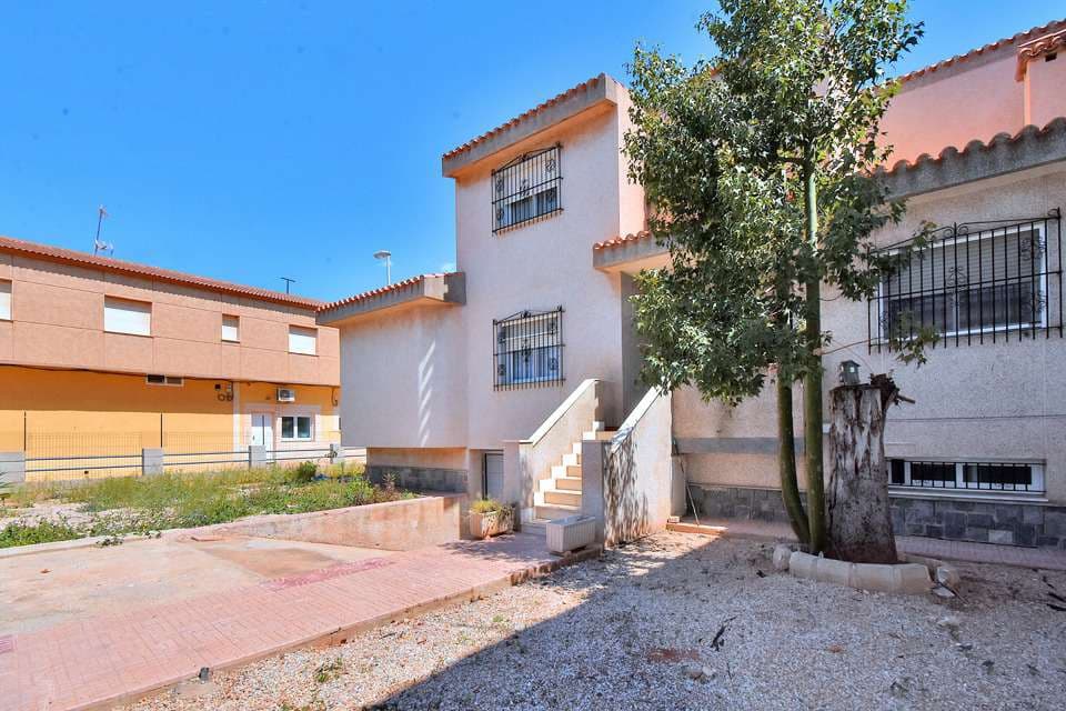 5 bedroom Villa for sale in Los Urrutias with garage - € 315,000 (Ref: 9275378)
