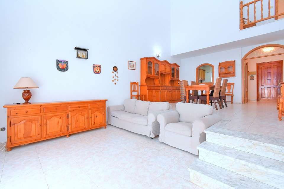 5 bedroom Villa for sale in Los Urrutias with garage - € 315,000 (Ref: 9275378)