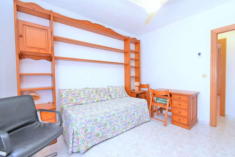 5 bedroom Villa for sale in Los Urrutias with garage - € 315,000 (Ref: 9275378)
