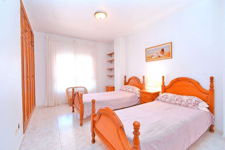 5 bedroom Villa for sale in Los Urrutias with garage - € 315,000 (Ref: 9275378)