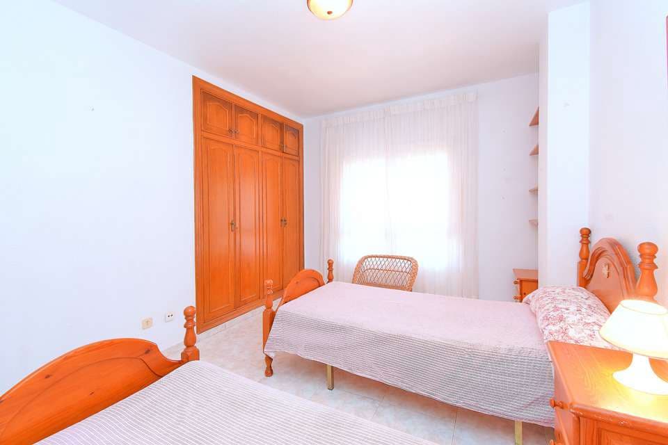 5 bedroom Villa for sale in Los Urrutias with garage - € 315,000 (Ref: 9275378)