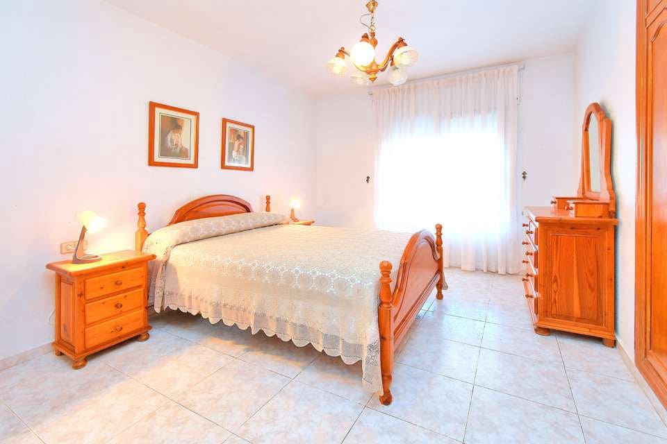 5 bedroom Villa for sale in Los Urrutias with garage - € 315,000 (Ref: 9275378)