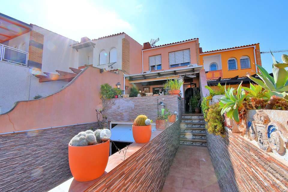 2 soveværelse Villa til salg i Estrella de Mar med swimmingpool garage - € 185.000 (Ref: 9324469)