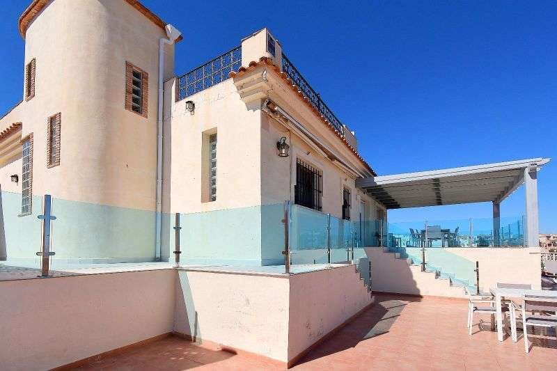 3 bedroom Villa for sale in El Carmoli with pool - € 399,000 (Ref: 9352166)