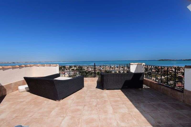 3 bedroom Villa for sale in El Carmoli with pool - € 399,000 (Ref: 9352166)