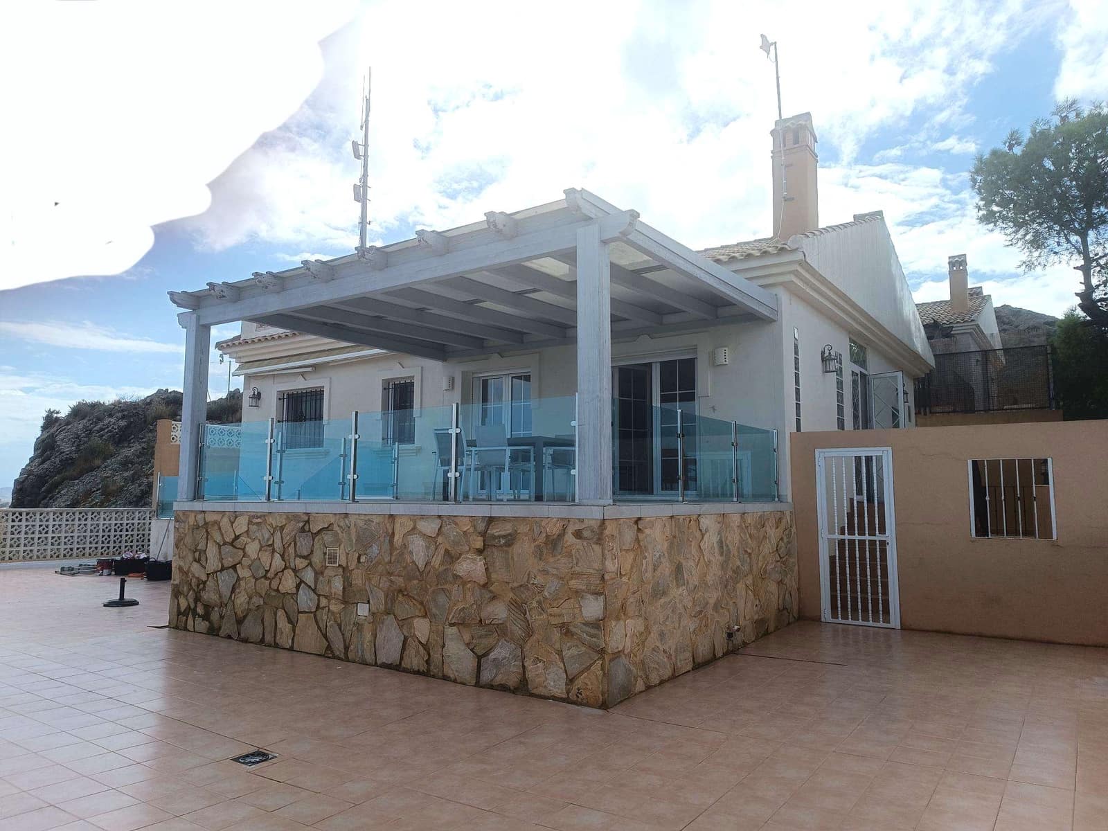 3 bedroom Villa for sale in El Carmoli with pool - € 399,000 (Ref: 9352166)