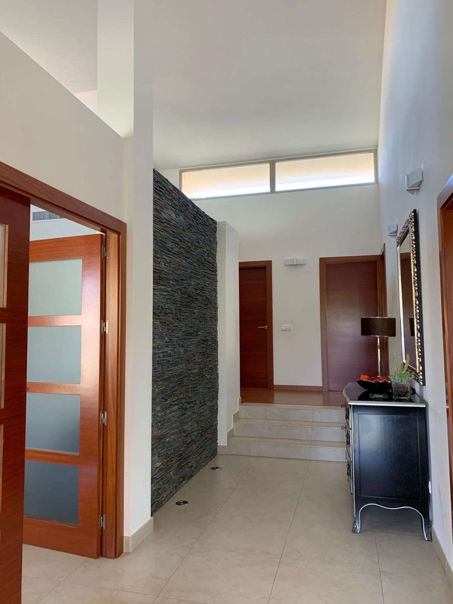 4 bedroom Villa for sale in Cartagena with pool garage - € 1,100,000 (Ref: 9466015)