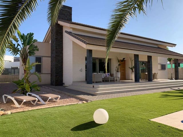 4 slaapkamer Villa te koop in Cartagena met zwembad garage - € 899.000 (Ref: 9466015)