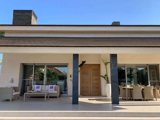 4 slaapkamer Villa te koop in Cartagena met zwembad garage - € 899.000 (Ref: 9466015)