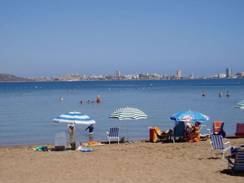 1 sovrum Lägenhet till salu i La Manga del Mar Menor med garage - 129 000 € (Ref: 9533002)