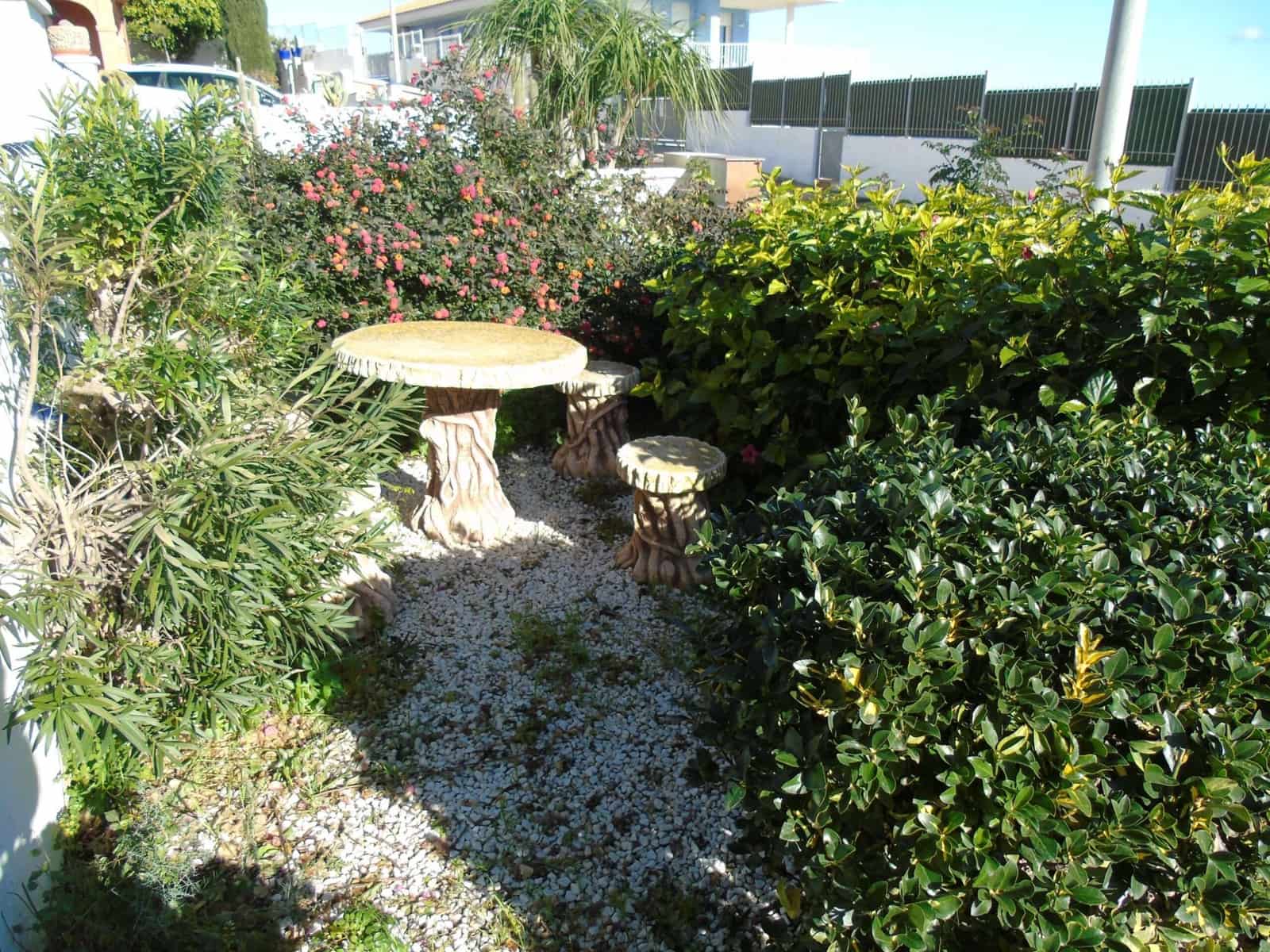 3 bedroom Villa for sale in El Carmoli with pool - € 155,000 (Ref: 9533003)