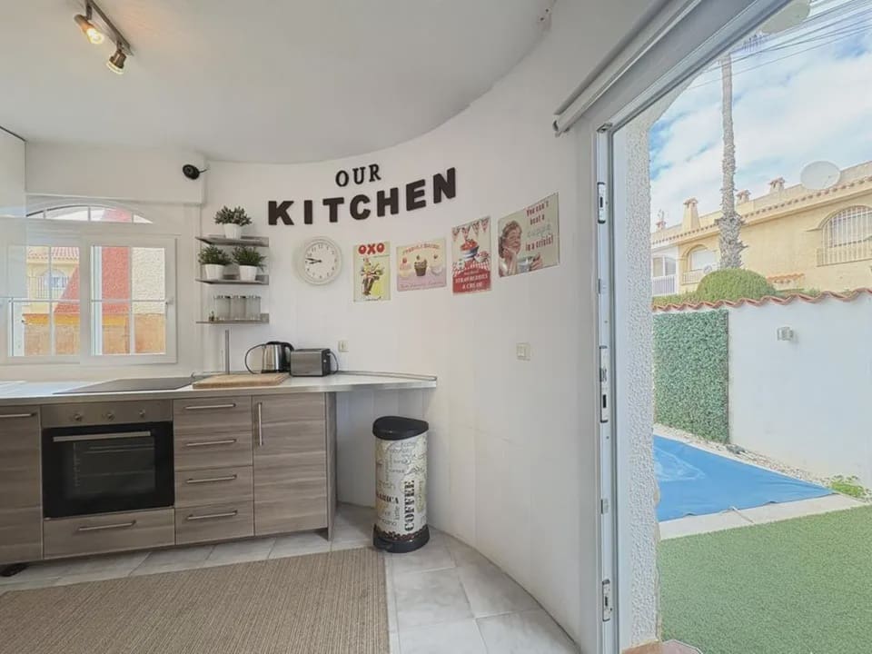 2 soveværelse Villa til salg i Los Urrutias med swimmingpool garage - € 160.000 (Ref: 9769002)