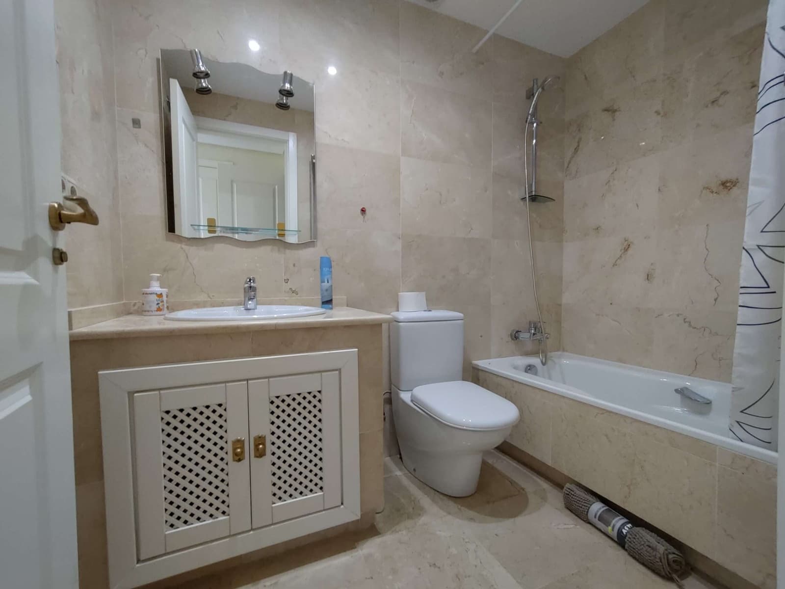 2 soverom Leilighet til salgs i Roda med garasje - € 189 900 (Ref: 9789979)