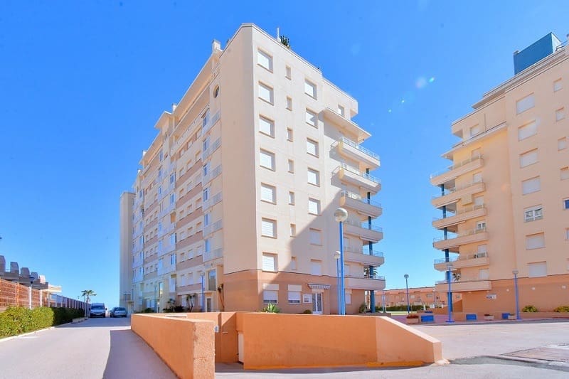 3 bedroom Apartment for sale in La Manga del Mar Menor with pool garage - € 478,000 (Ref: 9802874)
