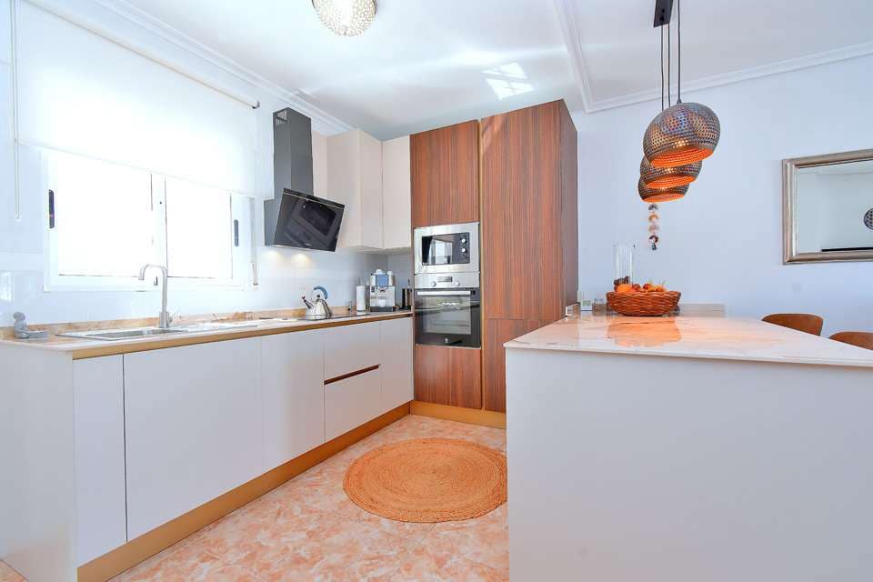 3 bedroom Villa for sale in Estrella de Mar with pool - € 249,000 (Ref: 9804861)