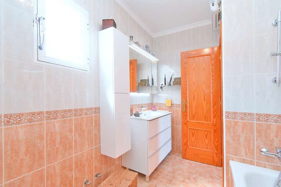 3 bedroom Villa for sale in Estrella de Mar with pool - € 249,000 (Ref: 9804861)