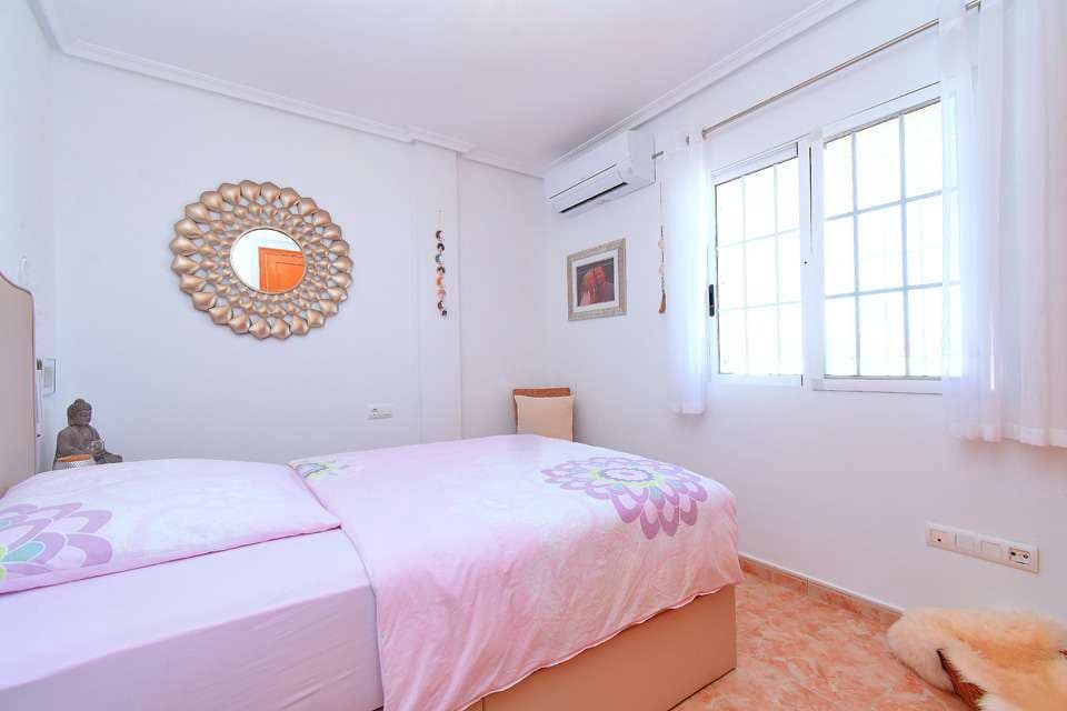 3 bedroom Villa for sale in Estrella de Mar with pool - € 249,000 (Ref: 9804861)