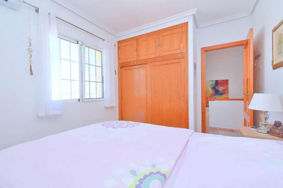 3 bedroom Villa for sale in Estrella de Mar with pool - € 249,000 (Ref: 9804861)