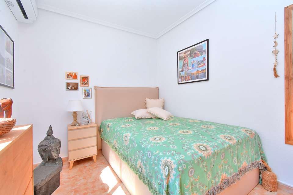 3 bedroom Villa for sale in Estrella de Mar with pool - € 249,000 (Ref: 9804861)