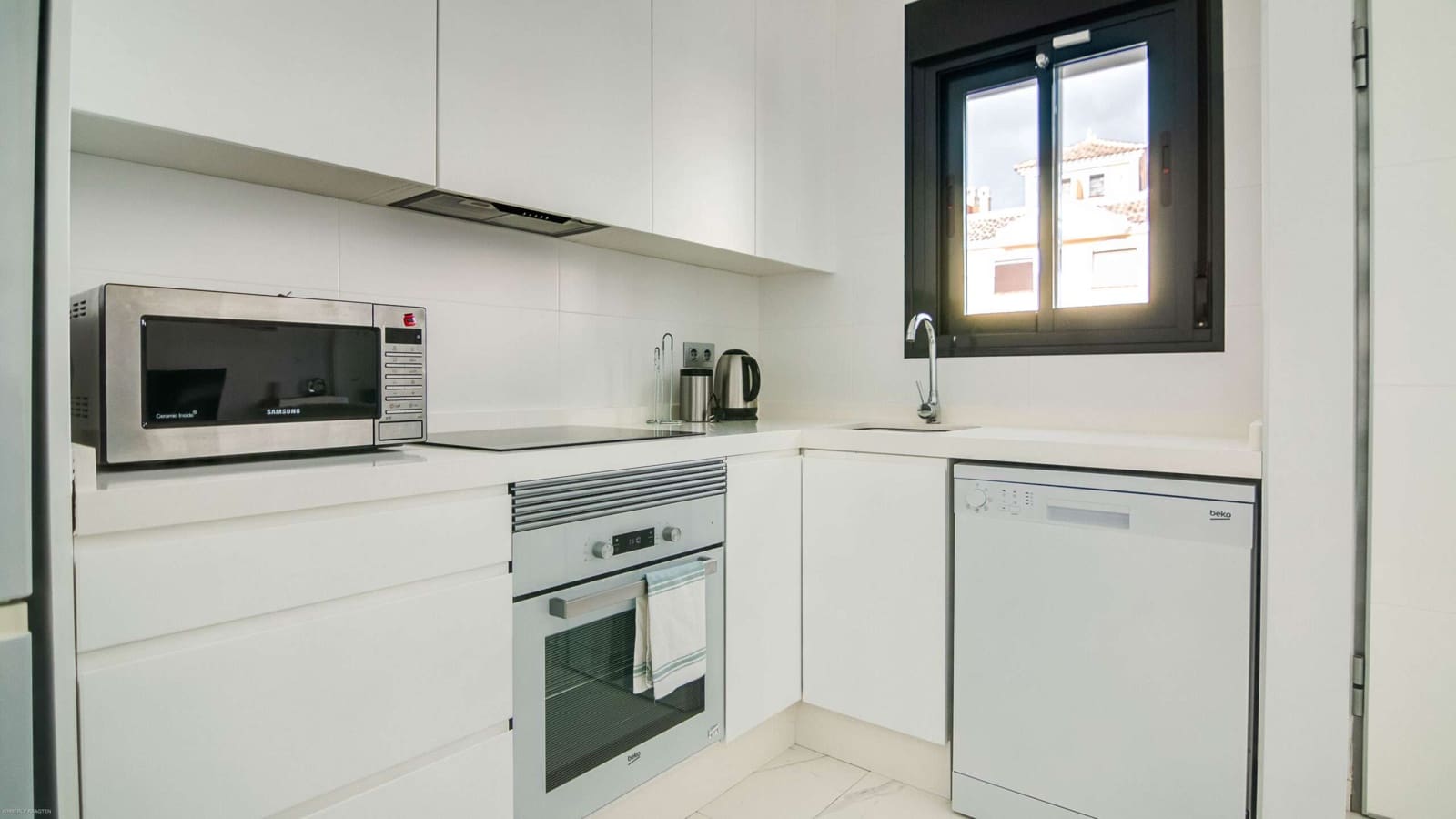 2 slaapkamer Villa te koop in Roda met zwembad garage - € 339.500 (Ref: 9805588)