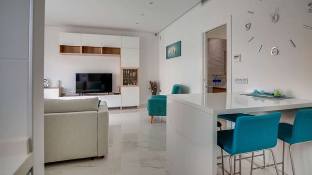 2 slaapkamer Villa te koop in Roda, San Javier met zwembad garage - € 339.500 (Ref: 9805588)