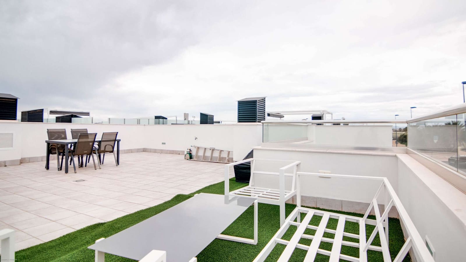 2 slaapkamer Villa te koop in Roda met zwembad garage - € 339.500 (Ref: 9805588)