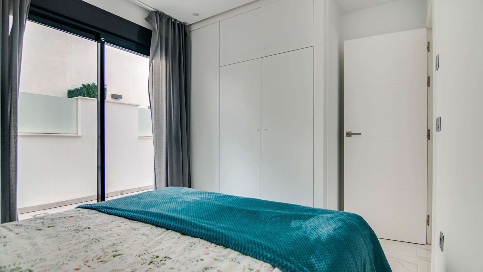 2 slaapkamer Villa te koop in Roda met zwembad garage - € 339.500 (Ref: 9805588)