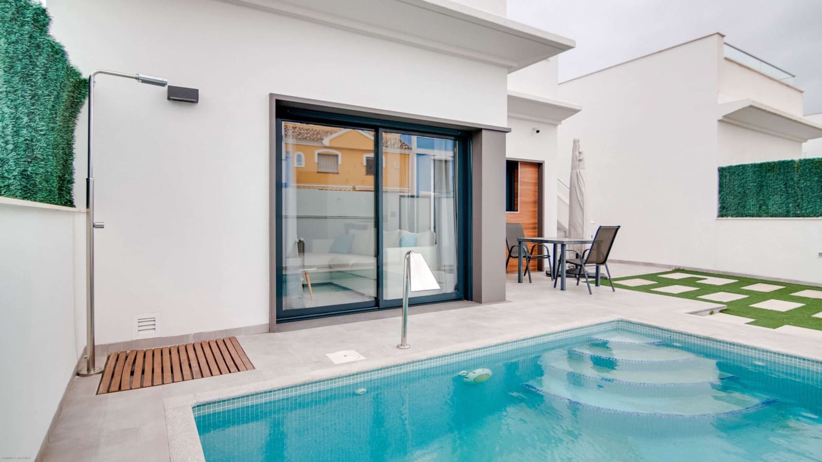 2 slaapkamer Villa te koop in Roda met zwembad garage - € 339.500 (Ref: 9805588)