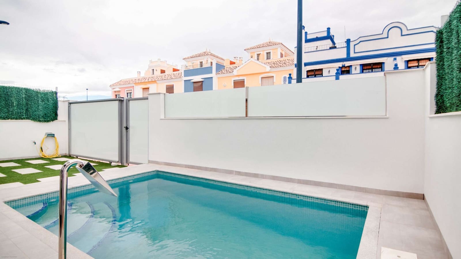 2 slaapkamer Villa te koop in Roda met zwembad garage - € 339.500 (Ref: 9805588)