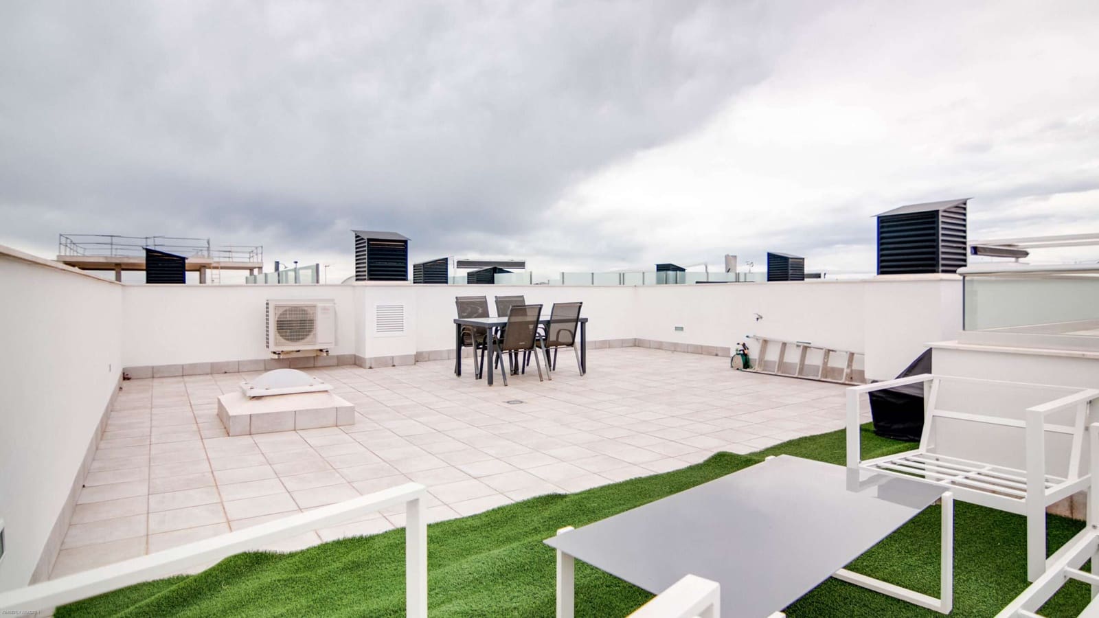 2 slaapkamer Villa te koop in Roda met zwembad garage - € 339.500 (Ref: 9805588)