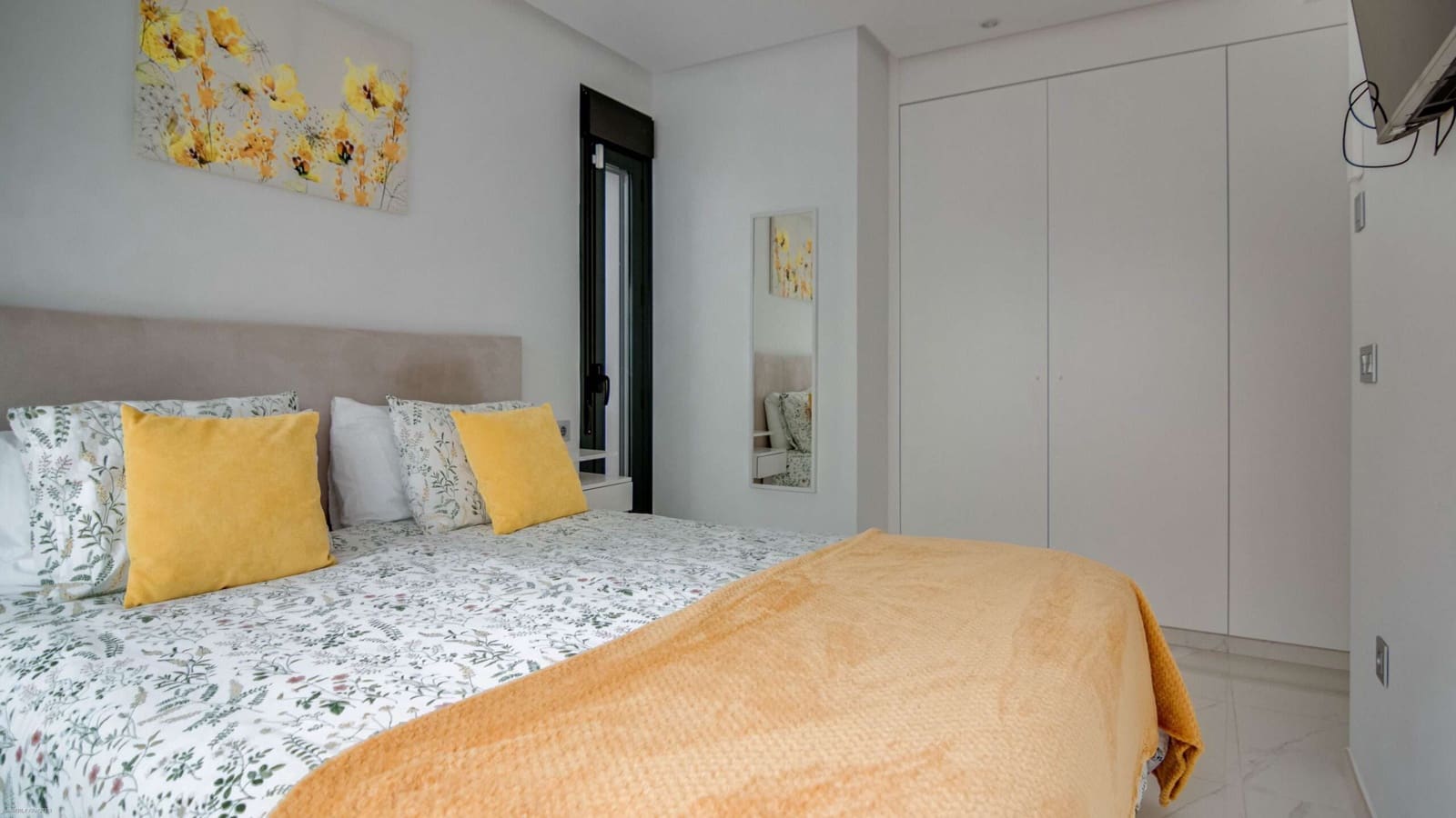 2 slaapkamer Villa te koop in Roda met zwembad garage - € 339.500 (Ref: 9805588)