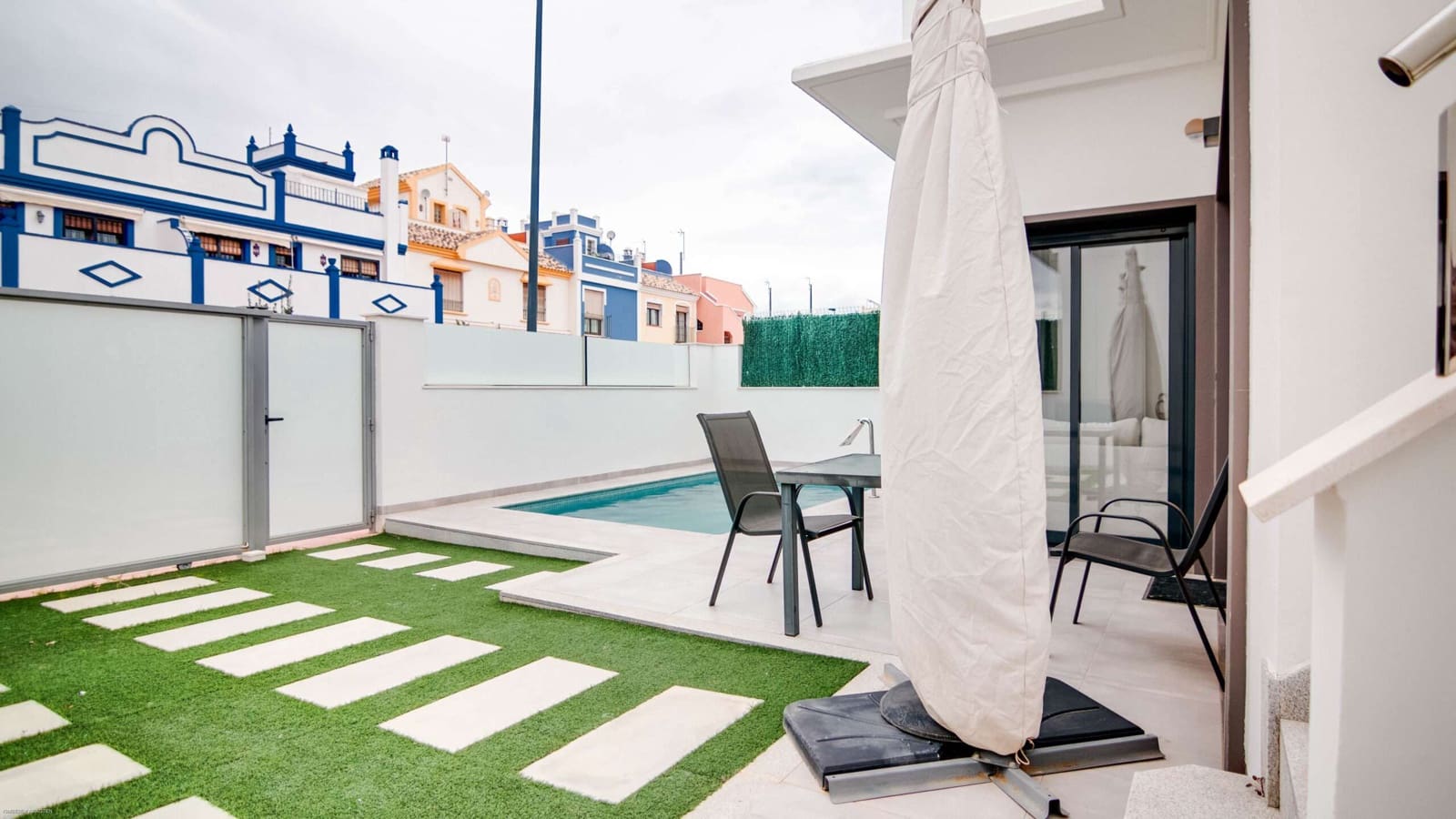 2 slaapkamer Villa te koop in Roda met zwembad garage - € 339.500 (Ref: 9805588)