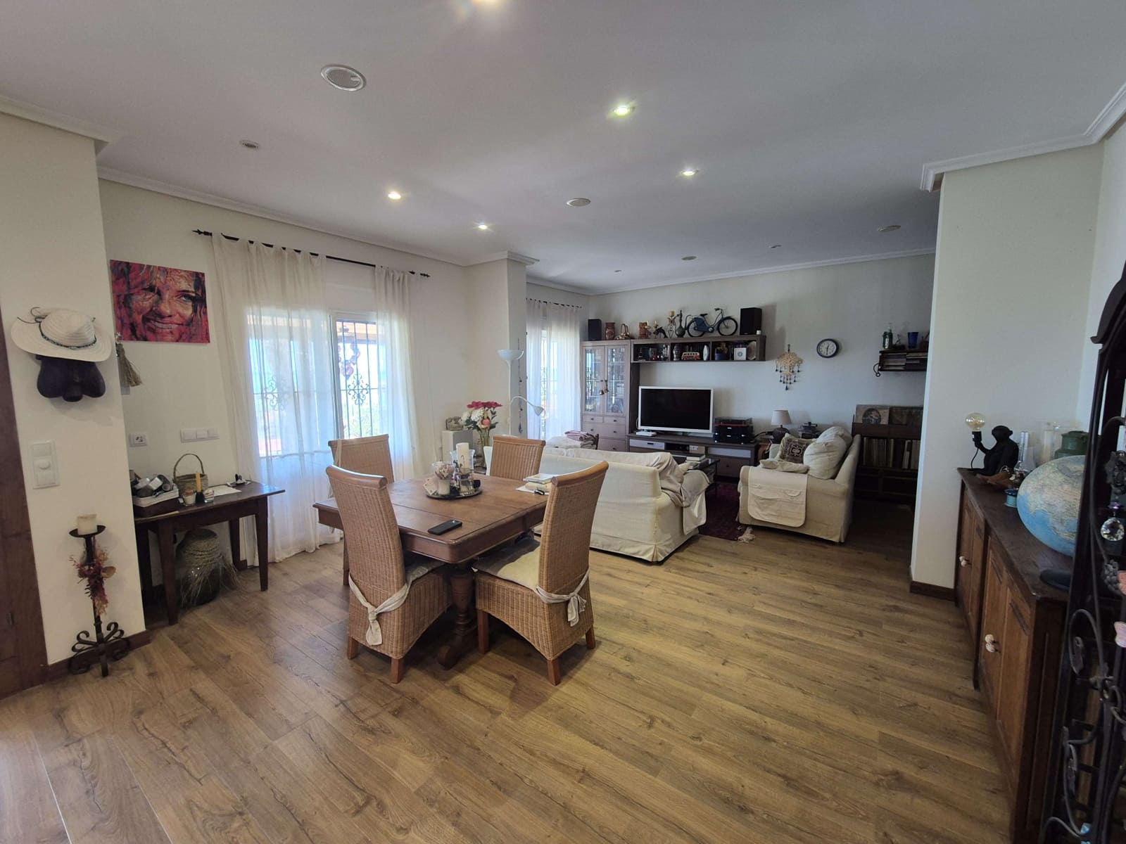 4 sovrum Villa till salu i El Carmoli med pool garage - 425 000 € (Ref: 9829665)