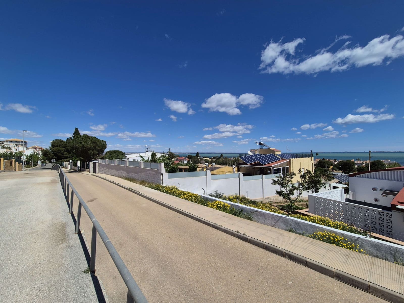 4 sovrum Villa till salu i El Carmoli med pool garage - 425 000 € (Ref: 9829665)