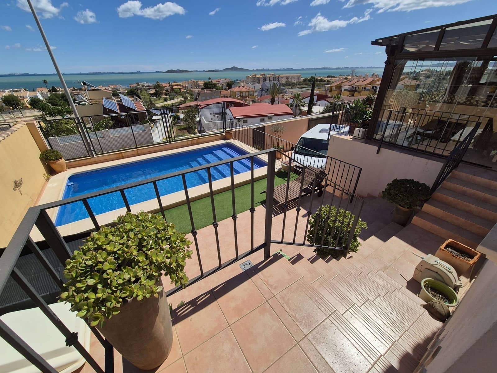 4 sovrum Villa till salu i El Carmoli med pool garage - 425 000 € (Ref: 9829665)