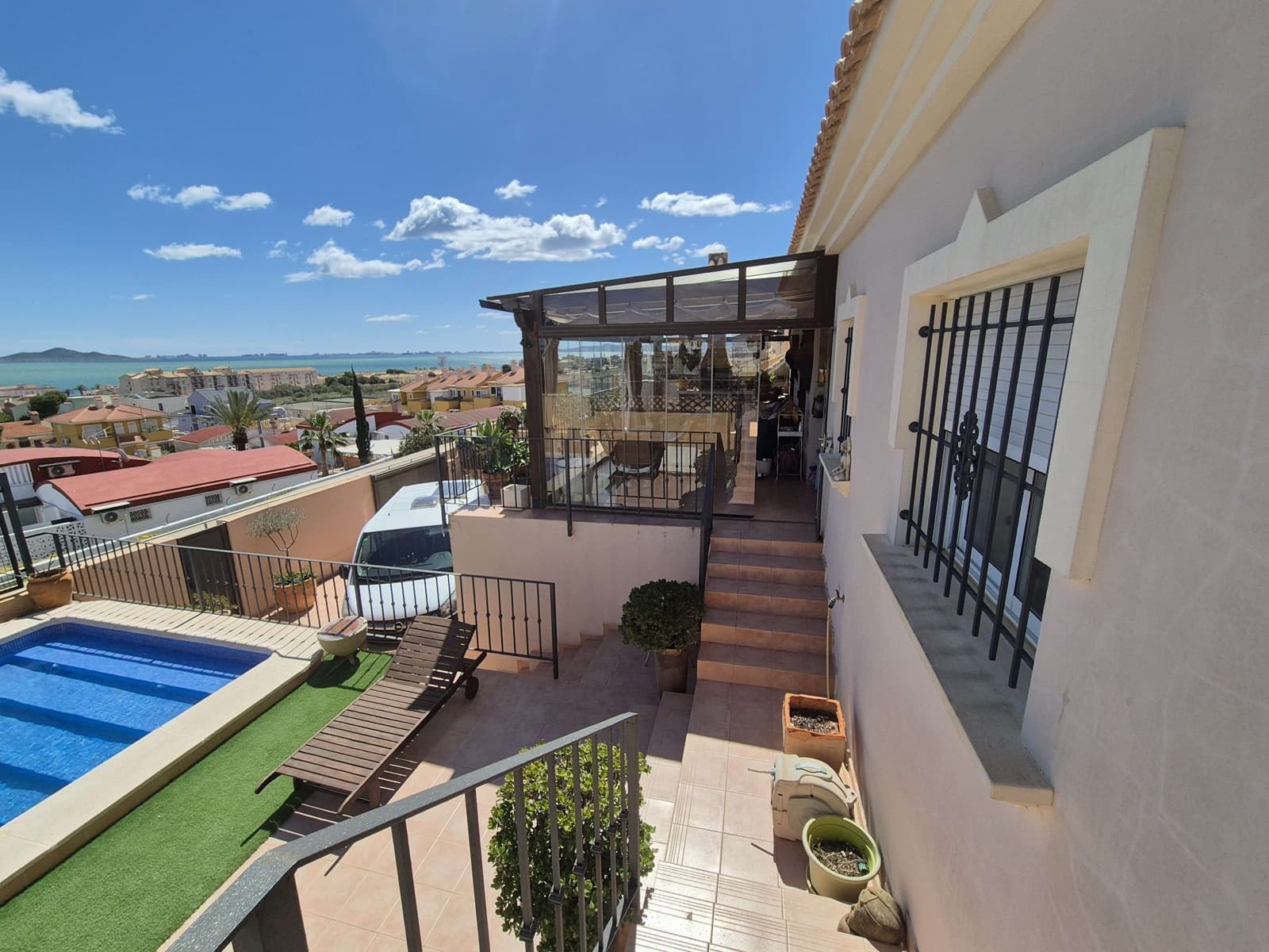 4 sovrum Villa till salu i El Carmoli med pool garage - 425 000 € (Ref: 9829665)