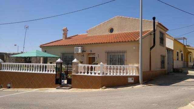 3 quarto Moradia para venda em Los Puertos, Cartagena com piscina garagem - 119 950 € (Ref: 9829668)