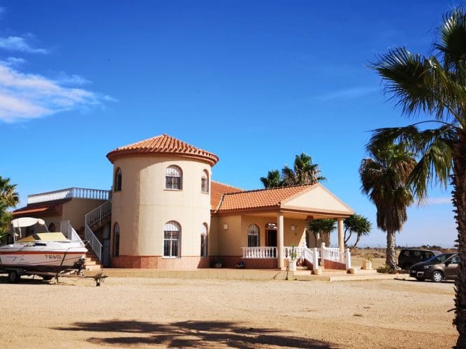 5 bedroom Villa for sale in Fuente Alamo de Murcia with pool garage - € 299,500 (Ref: 9829669)