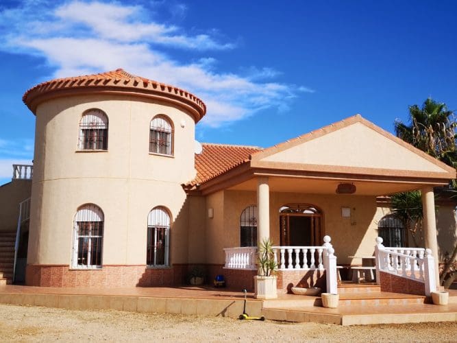 5 bedroom Villa for sale in Fuente Alamo de Murcia with pool garage - € 299,500 (Ref: 9829669)