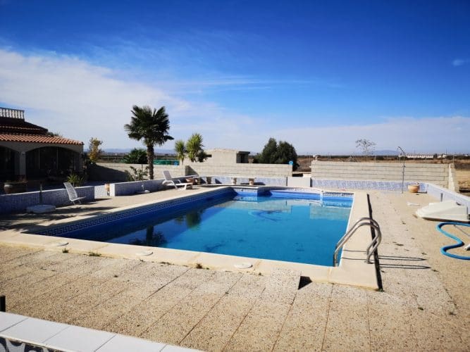5 bedroom Villa for sale in Fuente Alamo de Murcia with pool garage - € 299,500 (Ref: 9829669)