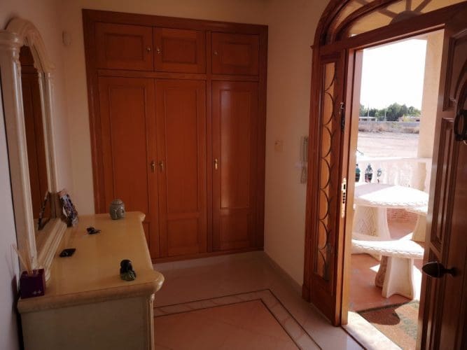 5 bedroom Villa for sale in Fuente Alamo de Murcia with pool garage - € 299,500 (Ref: 9829669)