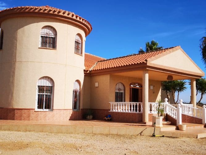 5 bedroom Villa for sale in Fuente Alamo de Murcia with pool garage - € 299,500 (Ref: 9829669)