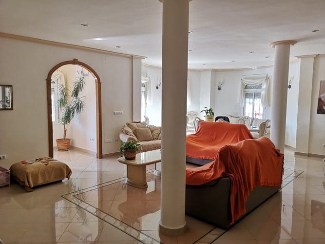 5 bedroom Villa for sale in Fuente Alamo de Murcia with pool garage - € 299,500 (Ref: 9829669)
