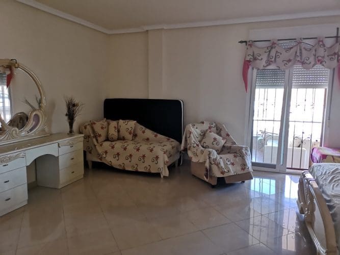 5 bedroom Villa for sale in Fuente Alamo de Murcia with pool garage - € 299,500 (Ref: 9829669)