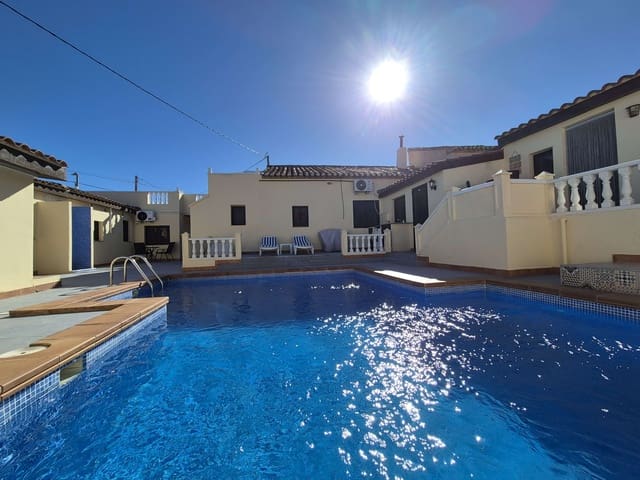 Chalet de 6 habitaciones en Fuente Alamo de Murcia en venta con piscina garaje - 399.995 € (Ref: 9829670)