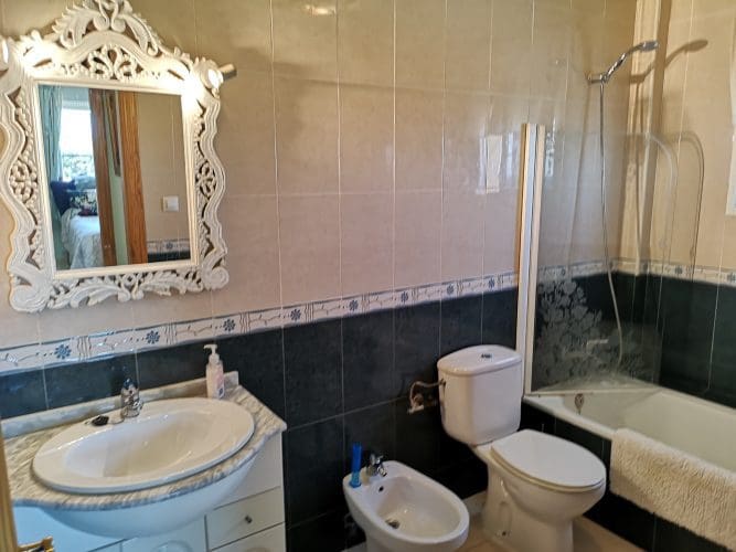 5 bedroom Villa for sale in El Pareton with garage - € 282,980 (Ref: 9829671)