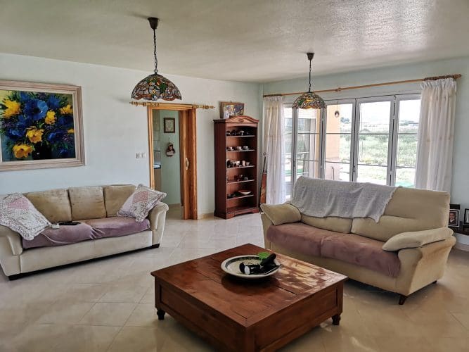 5 bedroom Villa for sale in El Pareton with garage - € 282,980 (Ref: 9829671)