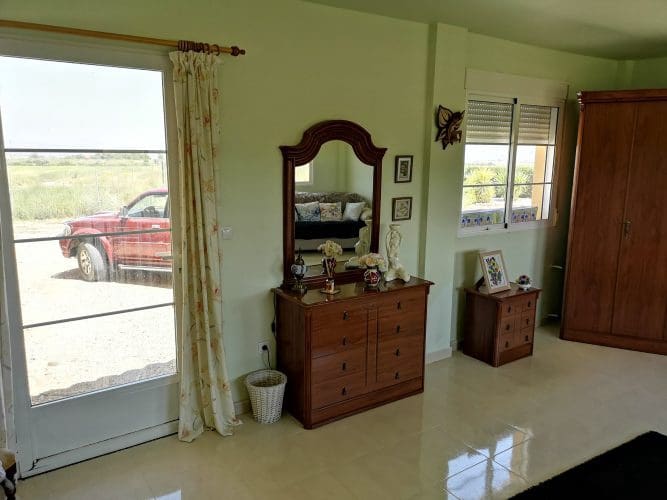 5 bedroom Villa for sale in El Pareton with garage - € 282,980 (Ref: 9829671)